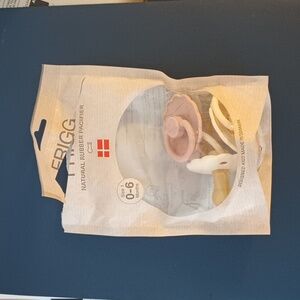 Open BagFRIGG Daisy Natural Rubber Cream&Pink Color Pacifiers. 0-6 Months 3 Pack